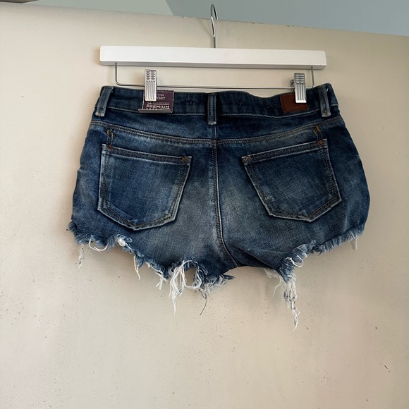 Zara Trafaluc Premium Wash Denim Mini Shorts NWT - Picture 2 of 4